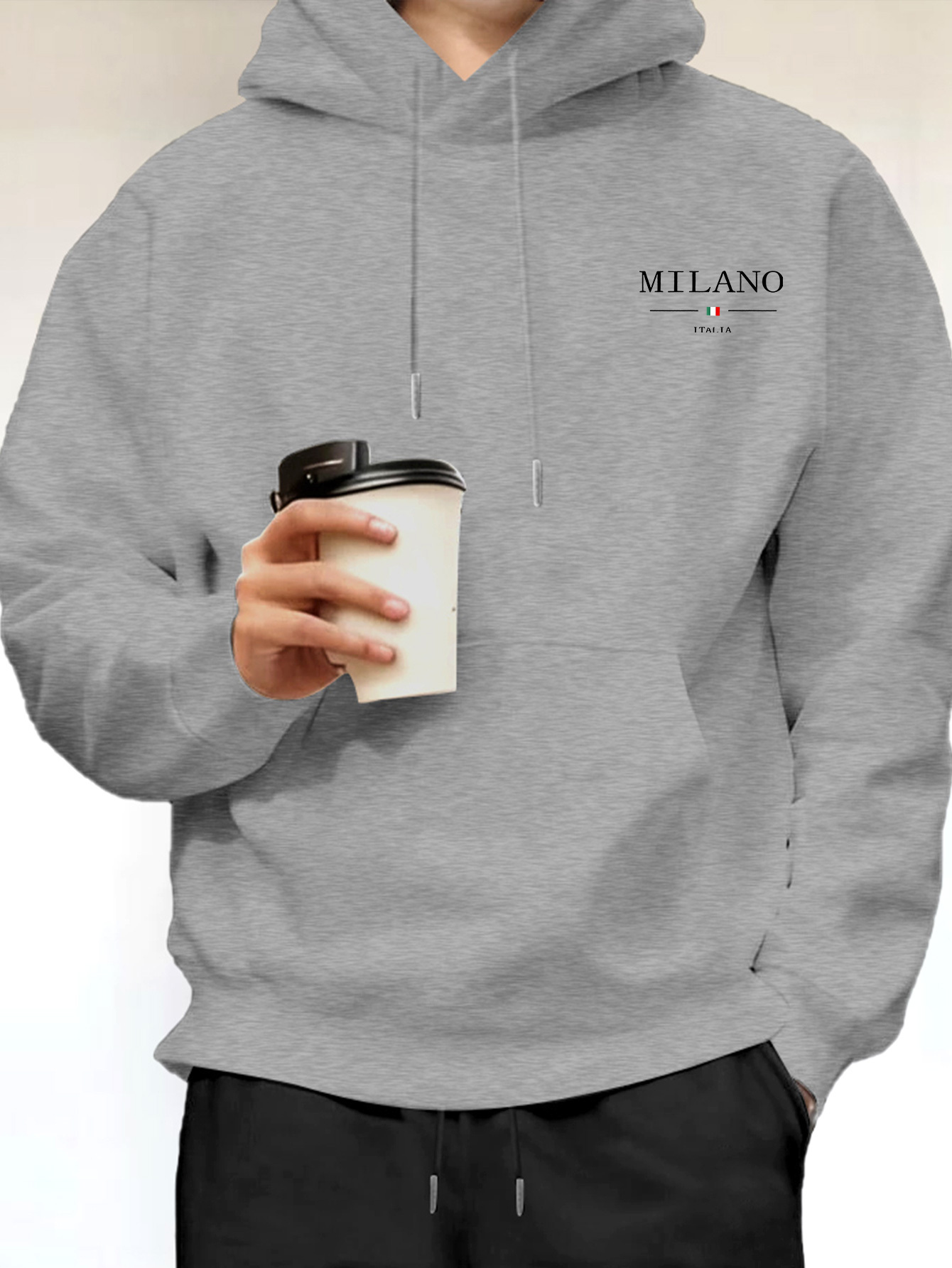 Street Fashion In Milan - Minimalistische mode Milanese letterprint herenhoodie dagelijkse