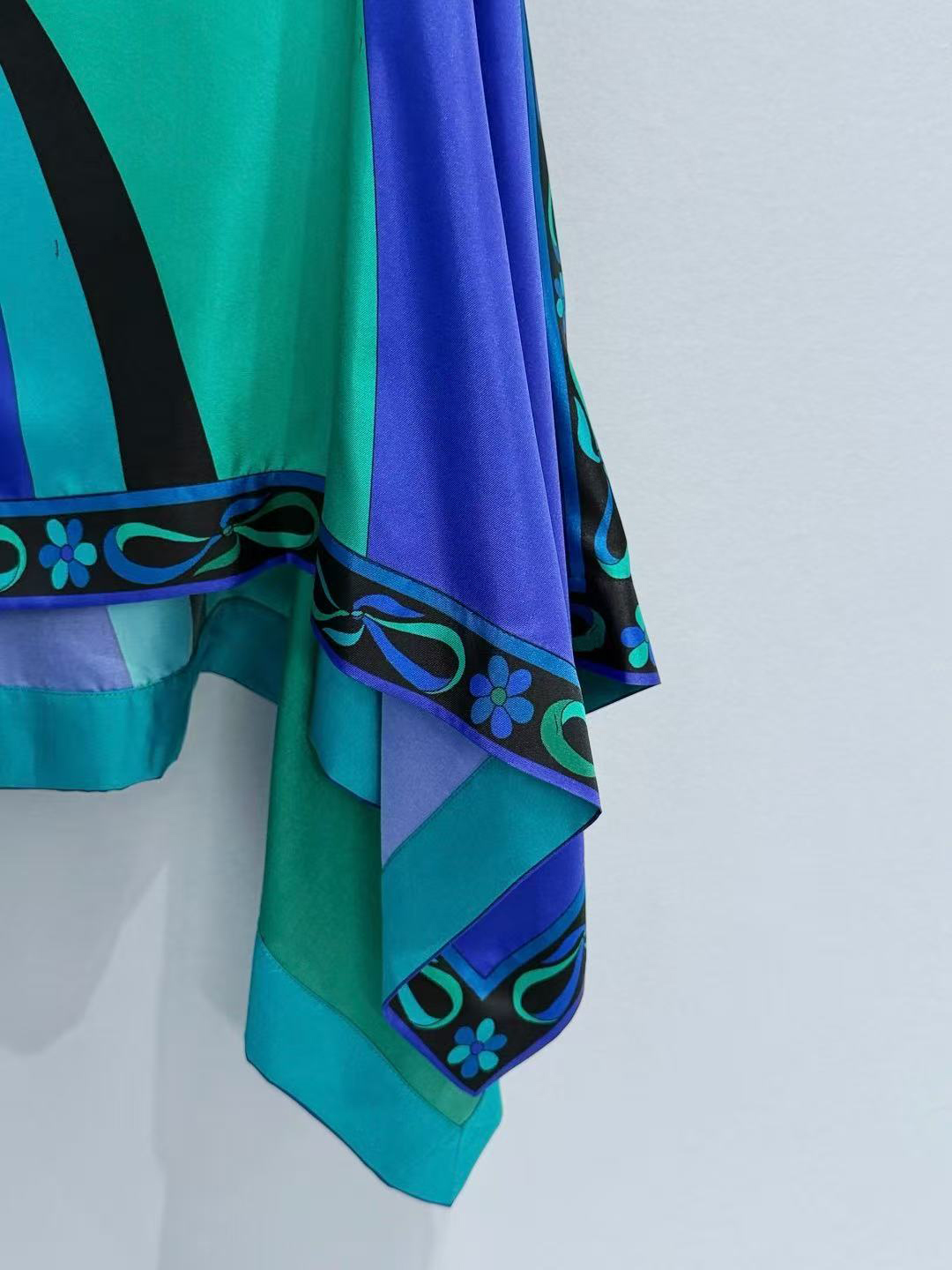 Klassieke groene damesmantels  - Street Fashion Logo recensie en prijs